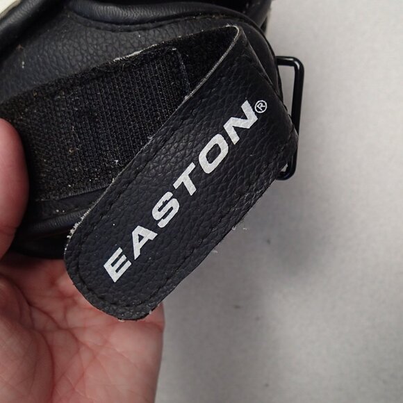 Easton 9.5" Pattern gKp9S Glove - Picture 4 of 6